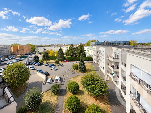 Appartement F2 à vendre - 2 pièces - 50.17 m2 - EVRY - 91 - ILE-DE-FRANCE - Century 21 Eureka