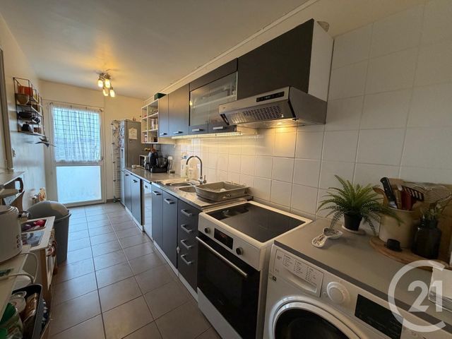 Appartement F3 à vendre - 3 pièces - 71.0 m2 - EVRY - 91 - ILE-DE-FRANCE - Century 21 Eureka