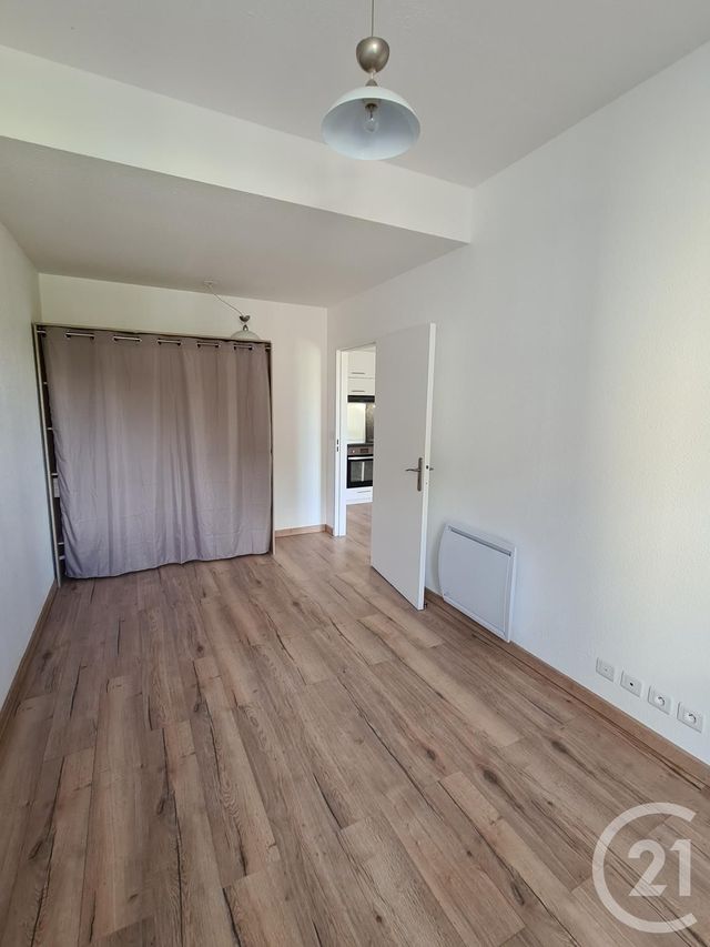 Afficher la photo en grand Appartement F2 à louer - 2 pièces - 42.72 m2 - EVRY - 91 - ILE-DE-FRANCE - Century 21 Eureka