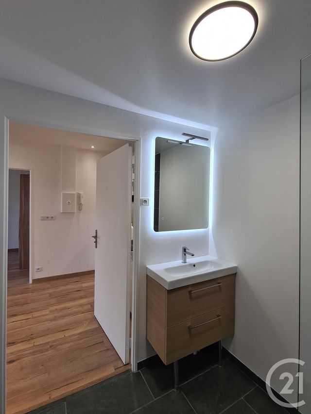 Afficher la photo en grand Appartement F2 à louer - 2 pièces - 42.72 m2 - EVRY - 91 - ILE-DE-FRANCE - Century 21 Eureka