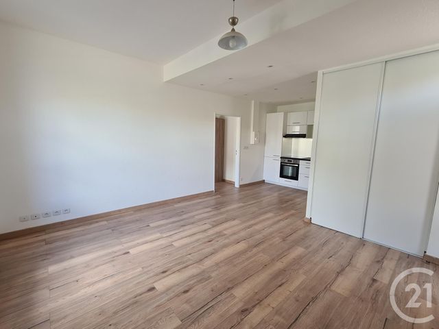Afficher la photo en grand Appartement F2 à louer - 2 pièces - 42.72 m2 - EVRY - 91 - ILE-DE-FRANCE - Century 21 Eureka