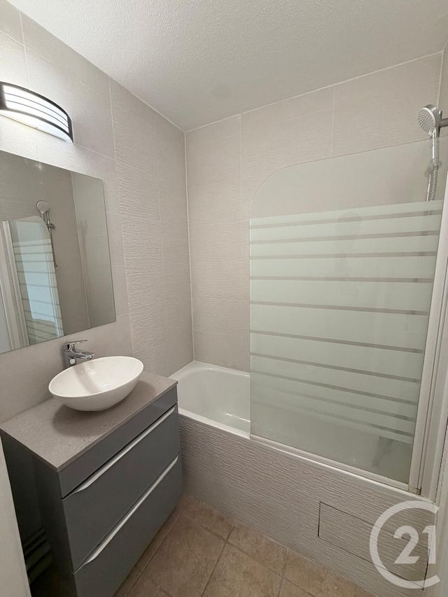 Appartement F2 à vendre - 2 pièces - 37.96 m2 - EVRY - 91 - ILE-DE-FRANCE - Century 21 Eureka