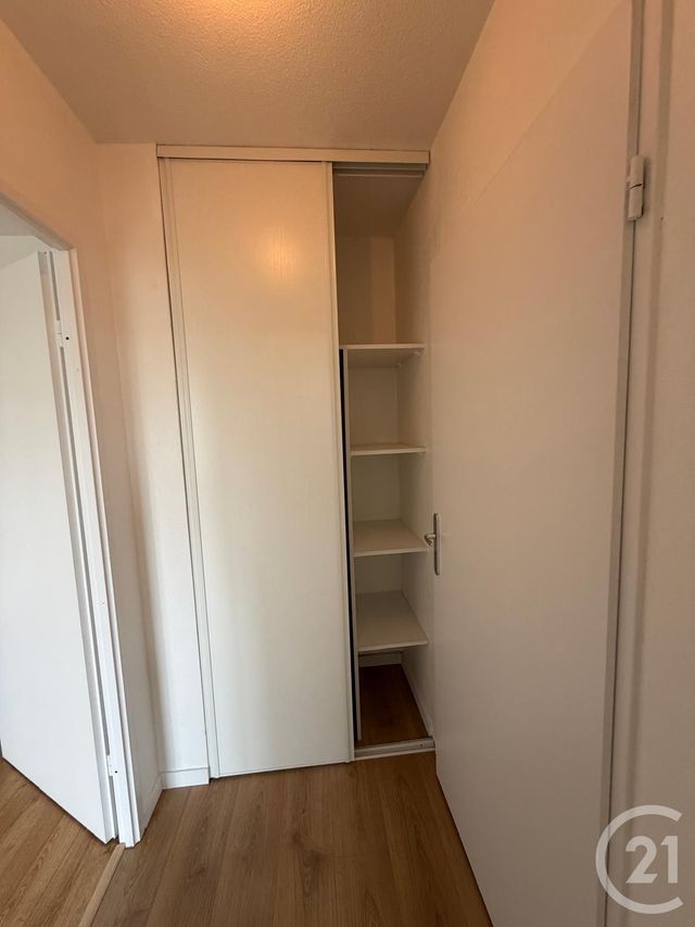 Appartement F2 à vendre - 2 pièces - 37.96 m2 - EVRY - 91 - ILE-DE-FRANCE - Century 21 Eureka
