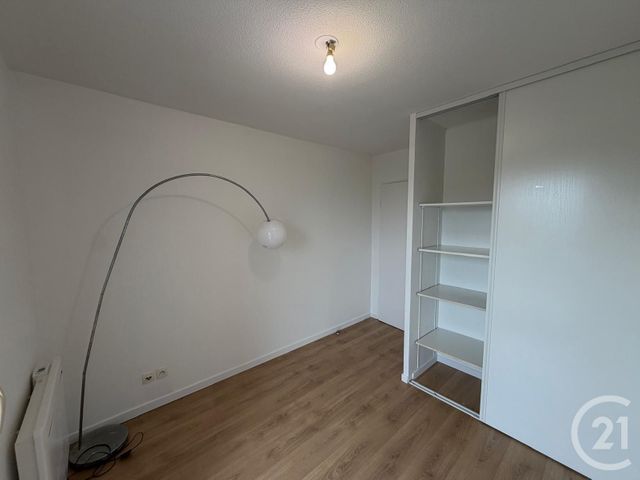 Appartement F2 à vendre - 2 pièces - 37.96 m2 - EVRY - 91 - ILE-DE-FRANCE - Century 21 Eureka