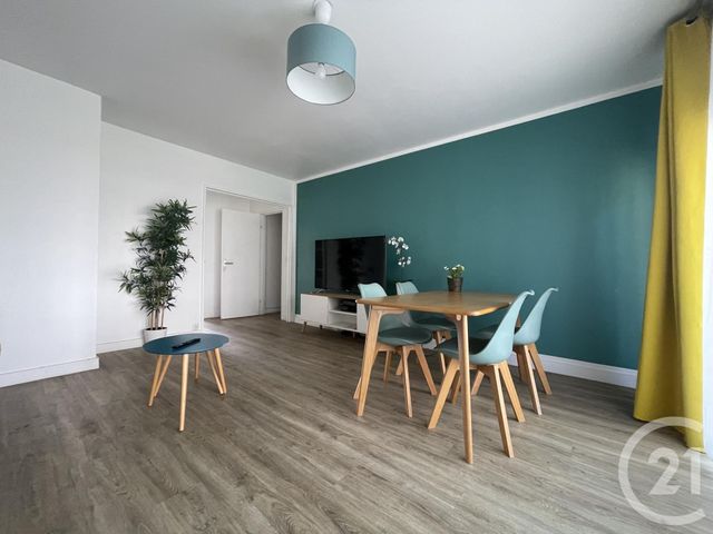 Appartement Chambre à louer - 1 pièce - 10.3 m2 - EVRY - 91 - ILE-DE-FRANCE - Century 21 Eureka