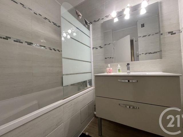 Appartement Chambre à louer - 1 pièce - 10.3 m2 - EVRY - 91 - ILE-DE-FRANCE - Century 21 Eureka