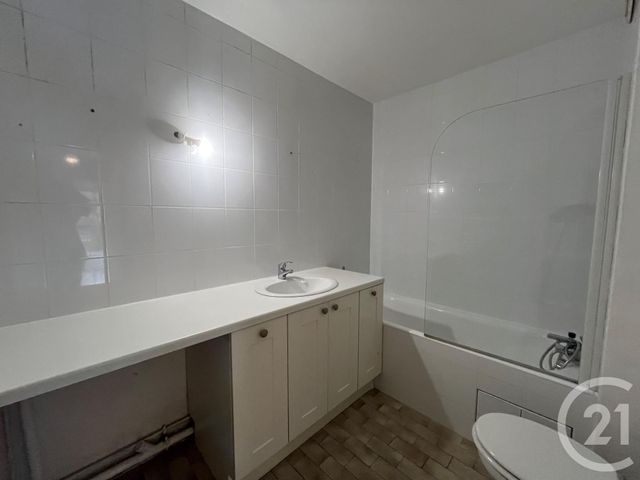 Appartement à vendre - 4 pièces - 75.11 m2 - EVRY - 91 - ILE-DE-FRANCE - Century 21 Eureka