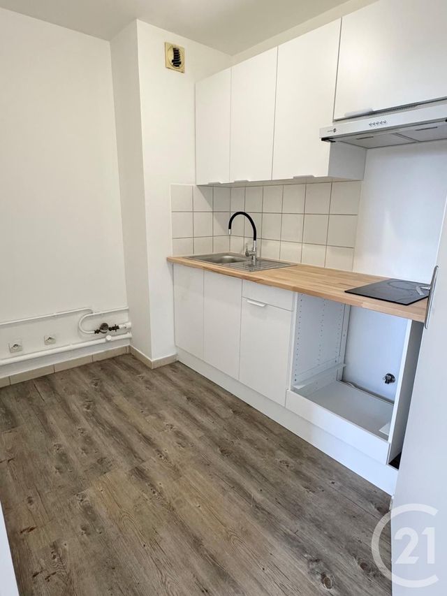 Appartement F2 à vendre - 2 pièces - 45.2 m2 - EVRY - 91 - ILE-DE-FRANCE - Century 21 Eureka
