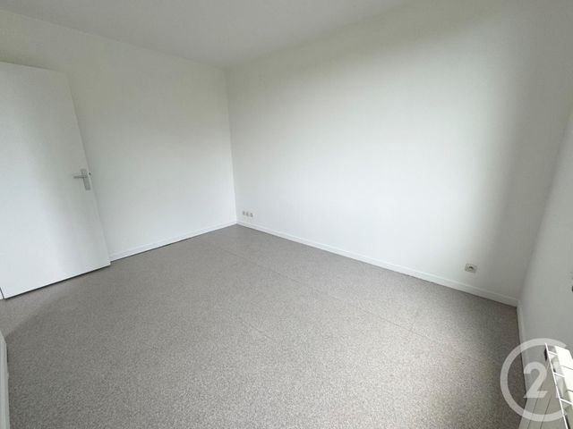 Appartement F2 à vendre - 2 pièces - 45.2 m2 - EVRY - 91 - ILE-DE-FRANCE - Century 21 Eureka