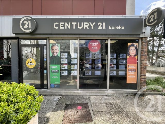 Appartement F3 à vendre - 3 pièces - 63.6 m2 - EVRY - 91 - ILE-DE-FRANCE - Century 21 Eureka