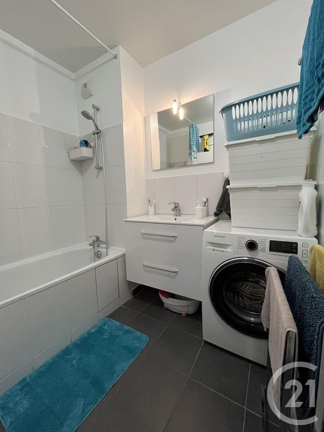 Appartement F3 à vendre - 3 pièces - 63.6 m2 - EVRY - 91 - ILE-DE-FRANCE - Century 21 Eureka