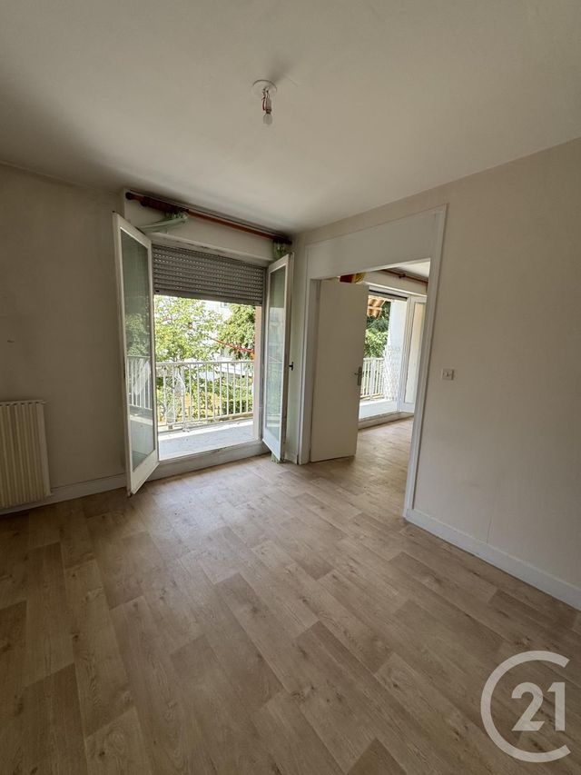 Appartement F3 à vendre - 3 pièces - 67.75 m2 - EVRY - 91 - ILE-DE-FRANCE - Century 21 Eureka