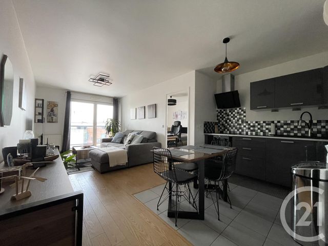Appartement F2 à louer - 2 pièces - 53.27 m2 - EVRY - 91 - ILE-DE-FRANCE - Century 21 Eureka