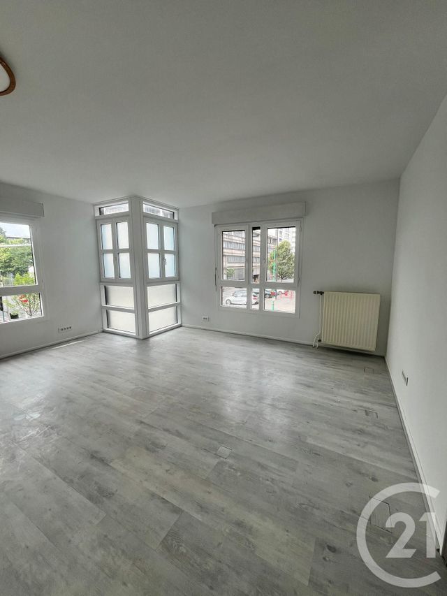 Afficher la photo en grand Appartement F4 à vendre - 4 pièces - 74.0 m2 - EVRY - 91 - ILE-DE-FRANCE - Century 21 Eureka