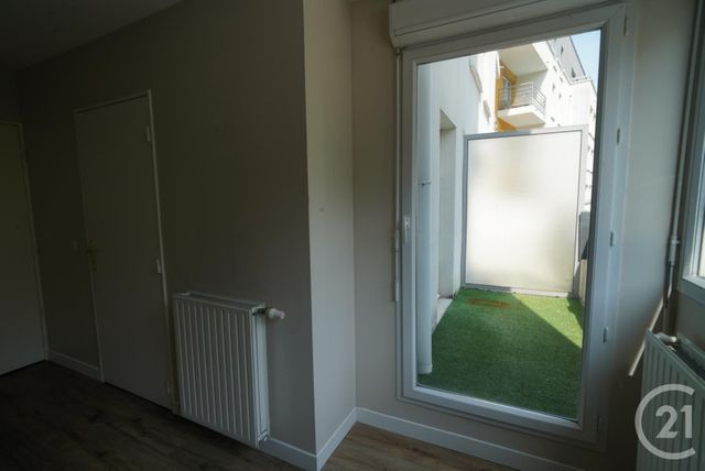 Afficher la photo en grand Appartement F2 à vendre - 2 pièces - 42.2 m2 - EVRY - 91 - ILE-DE-FRANCE - Century 21 Eureka