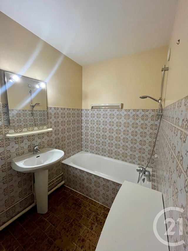 Afficher la photo en grand Appartement F2 à vendre - 2 pièces - 48.48 m2 - EVRY - 91 - ILE-DE-FRANCE - Century 21 Eureka