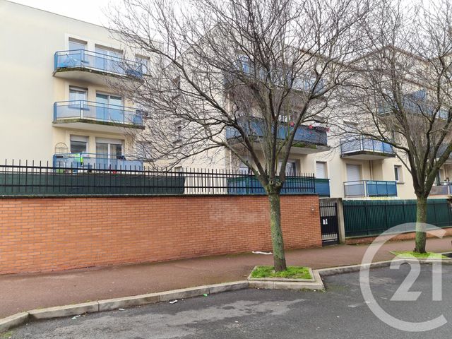 Appartement F1 bis à louer - 2 pièces - 31.08 m2 - COURCOURONNES - 91 - ILE-DE-FRANCE - Century 21 Eureka