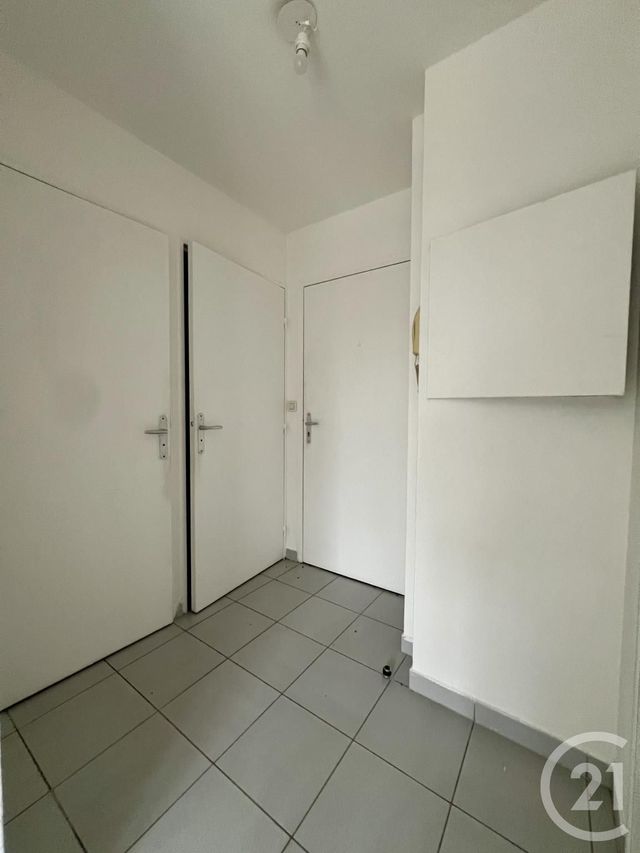 Appartement F1 bis à louer - 2 pièces - 31.08 m2 - COURCOURONNES - 91 - ILE-DE-FRANCE - Century 21 Eureka