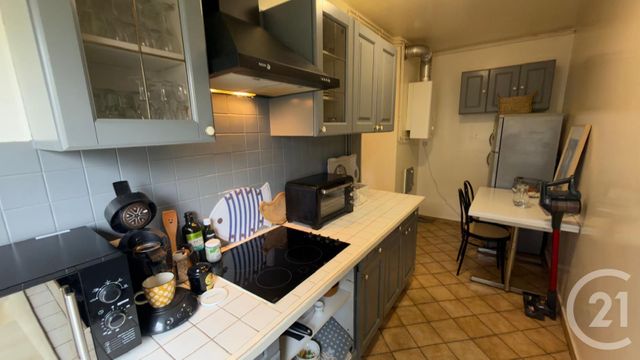 Appartement F2 à vendre - 2 pièces - 45.55 m2 - EVRY - 91 - ILE-DE-FRANCE - Century 21 Eureka
