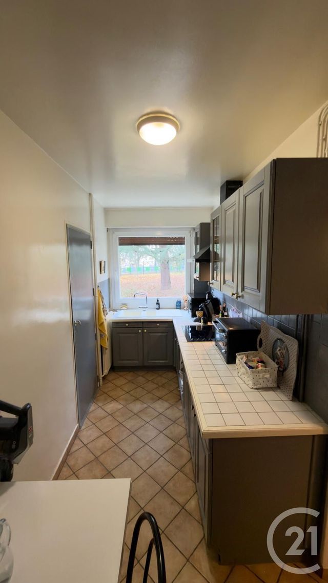 Appartement F2 à vendre - 2 pièces - 45.55 m2 - EVRY - 91 - ILE-DE-FRANCE - Century 21 Eureka