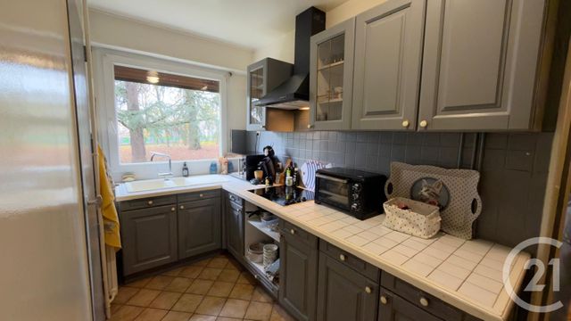 Appartement F2 à vendre - 2 pièces - 45.55 m2 - EVRY - 91 - ILE-DE-FRANCE - Century 21 Eureka