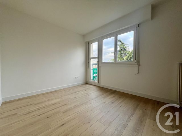 Appartement F3 à louer - 3 pièces - 64.11 m2 - EVRY - 91 - ILE-DE-FRANCE - Century 21 Eureka