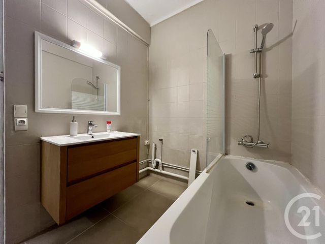 Appartement F3 à louer - 3 pièces - 64.44 m2 - RIS ORANGIS - 91 - ILE-DE-FRANCE - Century 21 Eureka