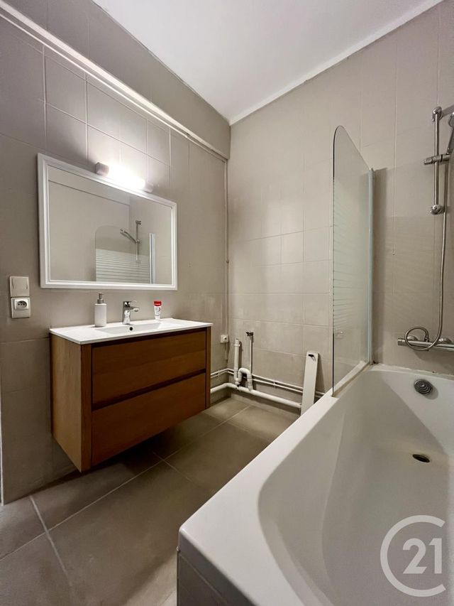 Appartement F3 à louer - 3 pièces - 64.44 m2 - RIS ORANGIS - 91 - ILE-DE-FRANCE - Century 21 Eureka