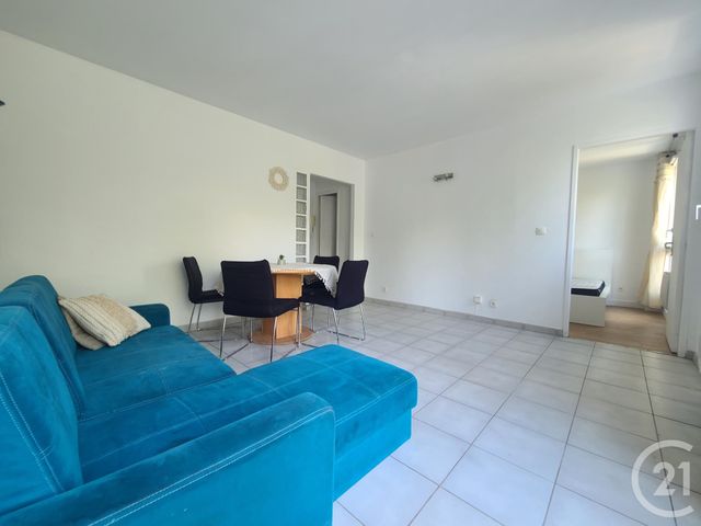 Appartement F2 à louer - 2 pièces - 40.38 m2 - EVRY - 91 - ILE-DE-FRANCE - Century 21 Eureka