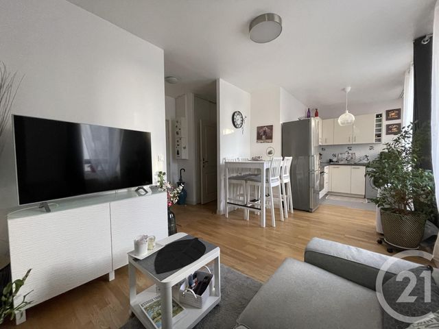 Appartement F2 à vendre - 2 pièces - 40.65 m2 - EVRY - 91 - ILE-DE-FRANCE - Century 21 Eureka
