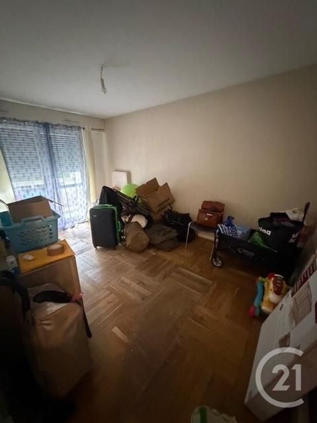 Appartement F2 à vendre - 2 pièces - 42.98 m2 - EVRY - 91 - ILE-DE-FRANCE - Century 21 Eureka