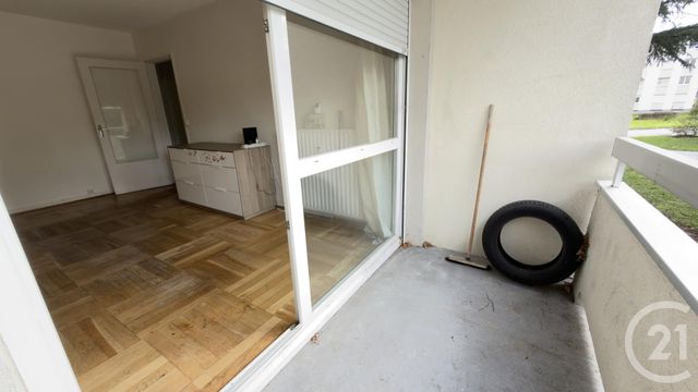 Appartement F2 à vendre - 2 pièces - 42.98 m2 - EVRY - 91 - ILE-DE-FRANCE - Century 21 Eureka
