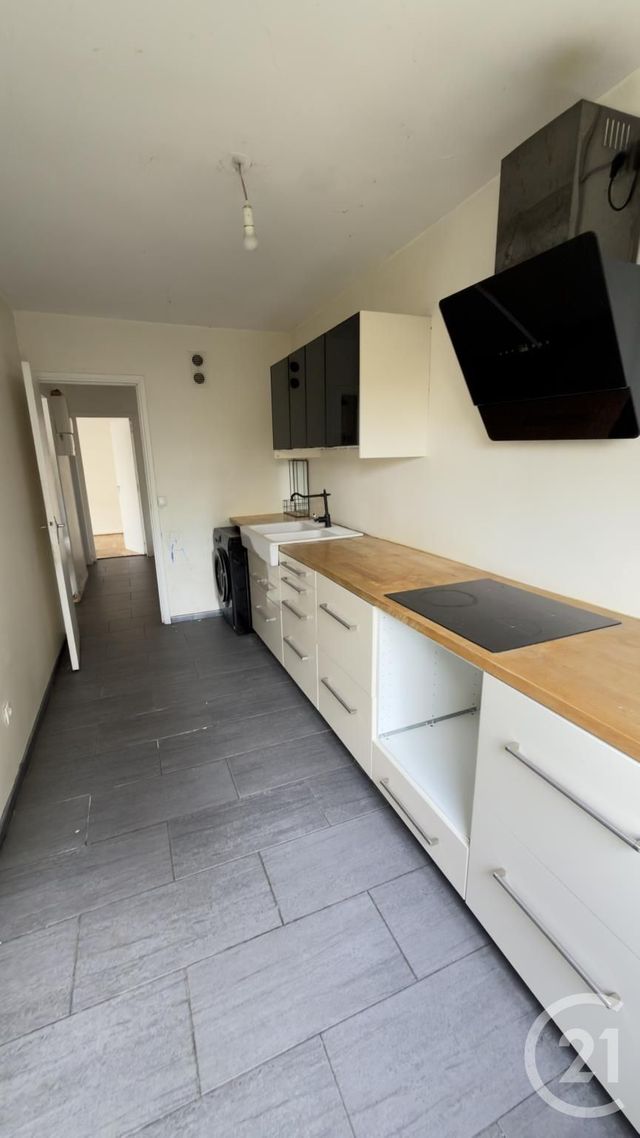 Appartement F2 à vendre - 2 pièces - 42.98 m2 - EVRY - 91 - ILE-DE-FRANCE - Century 21 Eureka