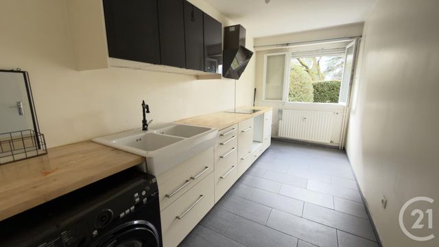 Appartement F2 à vendre - 2 pièces - 42.98 m2 - EVRY - 91 - ILE-DE-FRANCE - Century 21 Eureka