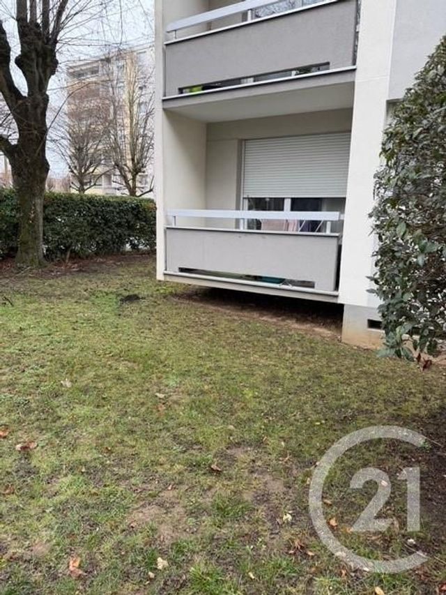 Appartement F2 à vendre - 2 pièces - 42.98 m2 - EVRY - 91 - ILE-DE-FRANCE - Century 21 Eureka