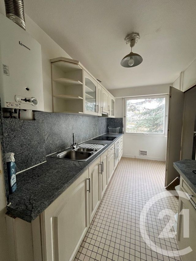 Appartement F3 à vendre - 3 pièces - 62.7 m2 - EVRY - 91 - ILE-DE-FRANCE - Century 21 Eureka