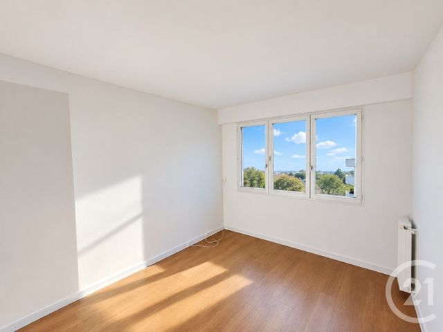 Appartement F3 à vendre - 3 pièces - 62.7 m2 - EVRY - 91 - ILE-DE-FRANCE - Century 21 Eureka