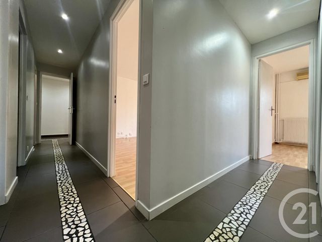 Appartement F4 à louer - 4 pièces - 84.3 m2 - RIS ORANGIS - 91 - ILE-DE-FRANCE - Century 21 Eureka