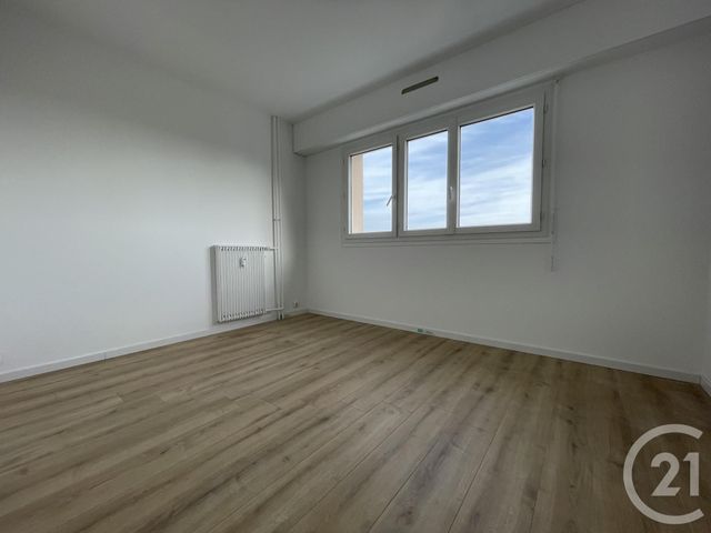 Appartement F4 à louer - 4 pièces - 78.5 m2 - EVRY - 91 - ILE-DE-FRANCE - Century 21 Eureka