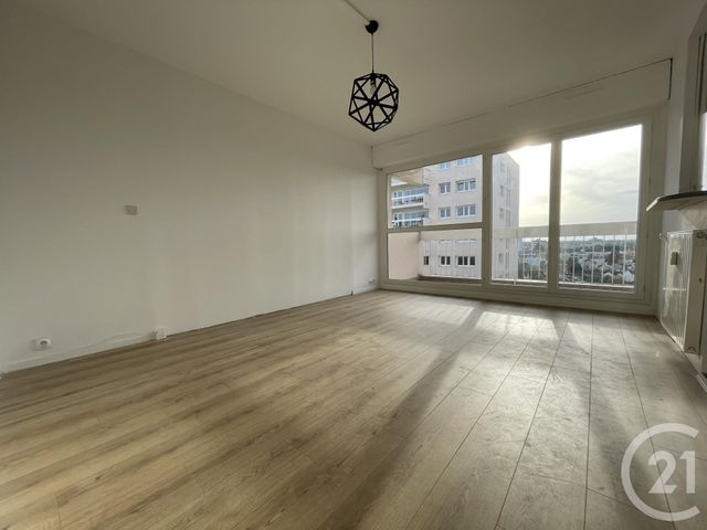 Appartement F4 à louer - 4 pièces - 78.5 m2 - EVRY - 91 - ILE-DE-FRANCE - Century 21 Eureka