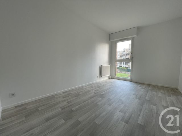 Appartement F2 bis à louer - 2 pièces - 58.61 m2 - EVRY - 91 - ILE-DE-FRANCE - Century 21 Eureka