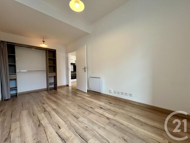 Appartement F2 à louer - 2 pièces - 42.72 m2 - EVRY - 91 - ILE-DE-FRANCE - Century 21 Eureka