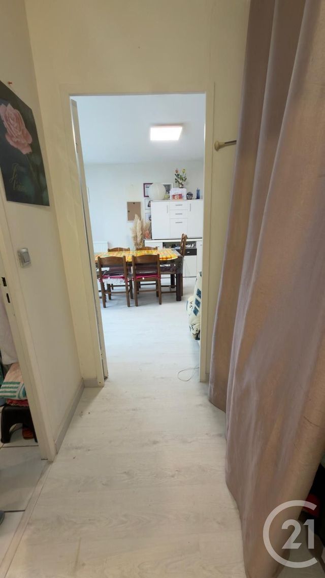 Appartement F2 à vendre - 2 pièces - 53.67 m2 - EVRY - 91 - ILE-DE-FRANCE - Century 21 Eureka