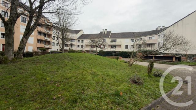 Appartement F2 à vendre - 2 pièces - 53.67 m2 - EVRY - 91 - ILE-DE-FRANCE - Century 21 Eureka