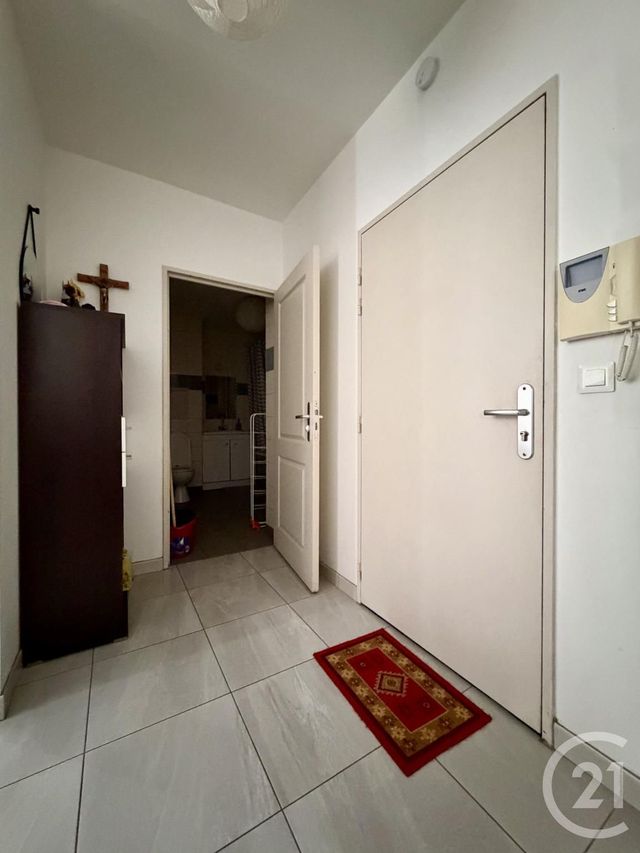 Appartement F2 à vendre - 2 pièces - 42.53 m2 - EVRY - 91 - ILE-DE-FRANCE - Century 21 Eureka