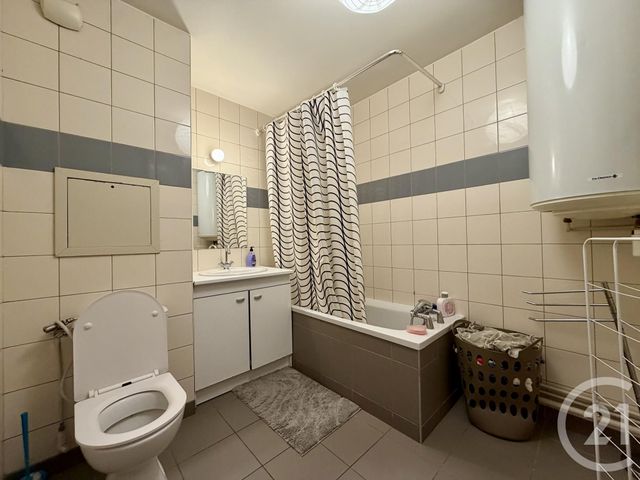 Appartement F2 à vendre - 2 pièces - 42.53 m2 - EVRY - 91 - ILE-DE-FRANCE - Century 21 Eureka