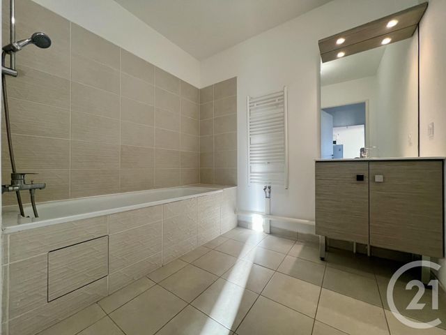 Appartement F3 à louer - 3 pièces - 64.43 m2 - EVRY - 91 - ILE-DE-FRANCE - Century 21 Eureka