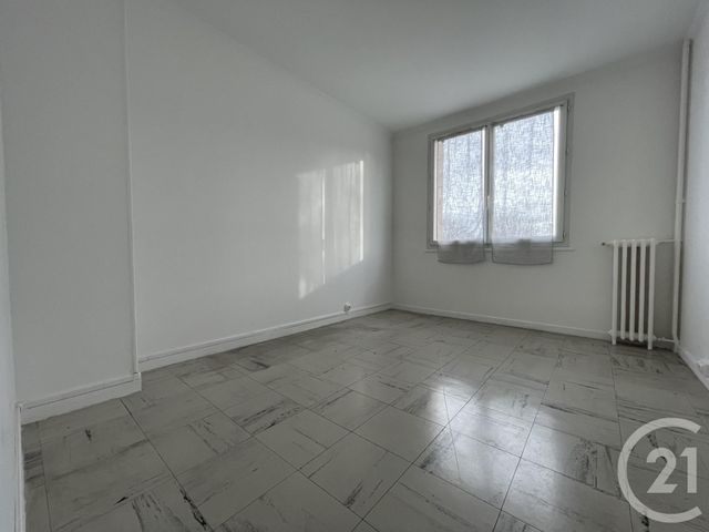 Appartement F4 à louer - 4 pièces - 67.53 m2 - RIS ORANGIS - 91 - ILE-DE-FRANCE - Century 21 Eureka