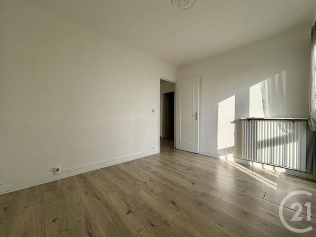 Appartement F4 à louer - 4 pièces - 76.26 m2 - EVRY - 91 - ILE-DE-FRANCE - Century 21 Eureka