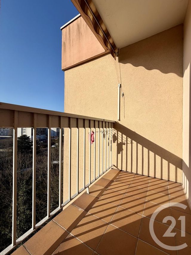 Appartement F4 à louer - 4 pièces - 76.26 m2 - EVRY - 91 - ILE-DE-FRANCE - Century 21 Eureka